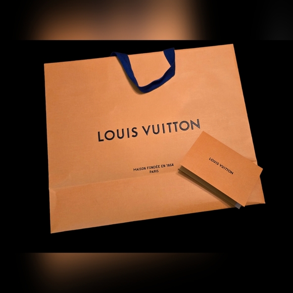 Louis Vuitton Authentic Bag with card holder. - Picture 2 of 3